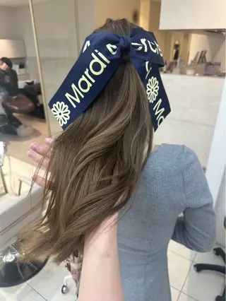 ロング カラー 似合わせレイヤー/ 透明感カラーのヘアスタイル