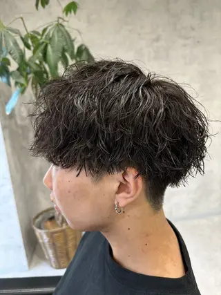 ショート パーマ メンズ ユウ🪄 パーマ指名No1のヘアスタイル