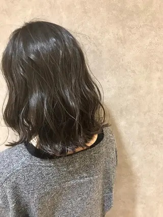 ミディアム ショート／透明感 カラー加治竜汰💡のヘアスタイル