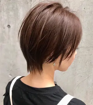 ショート カラー AKI アキのヘアスタイル