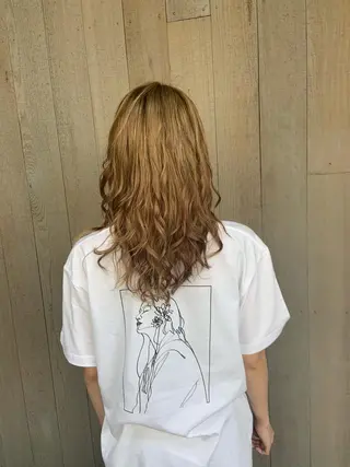 セミロング カラー パーマ ヘアアレンジ ハイトーンカラー🤍 山下 優華のヘアスタイル