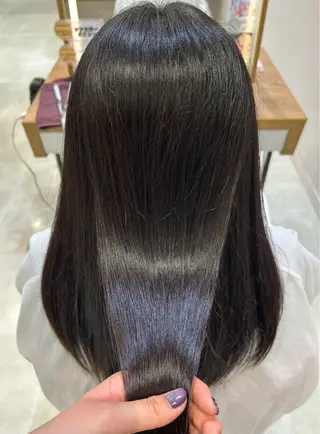 ロング レイヤー/インナー カラー🦋ルイのヘアスタイル