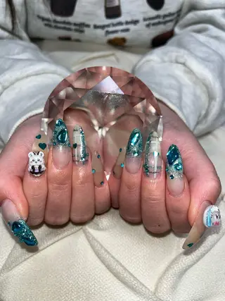 ネイル nail.salon .Reversalのネイルデザイン