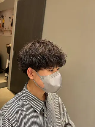 ショート パーマ メンズ 梅田茶屋町メンズ 専門美容師 山元一平のヘアスタイル