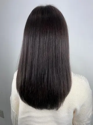 セミロング 白髪ぼかし、髪質改善 富田隼仁のヘアスタイル