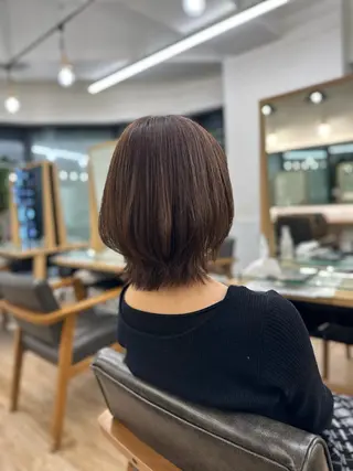 ミディアム カラー パーマ ヘアアレンジ メンズ キッズ ネイル マツエク・マツパ アイブロウ レイヤーカット／顔周 りカット/縮毛矯正のヘアスタイル