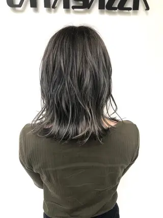 ミディアム カラー 東條 克義のヘアスタイル