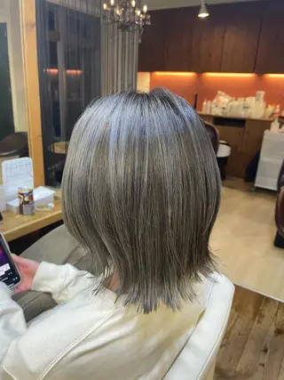 ミディアム 山木 裕子のヘアスタイル