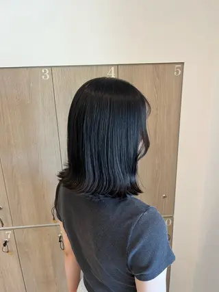 ミディアム カラー ルプラボウ 鈴木 莉菜のヘアスタイル