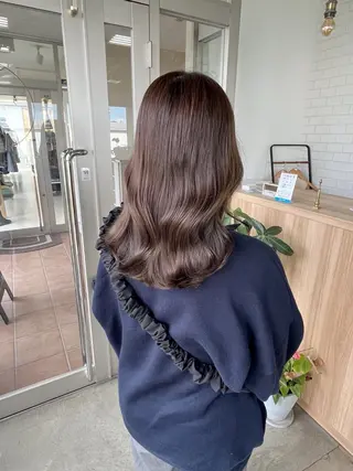 ミディアム カラー 榎本 亜衣のヘアスタイル