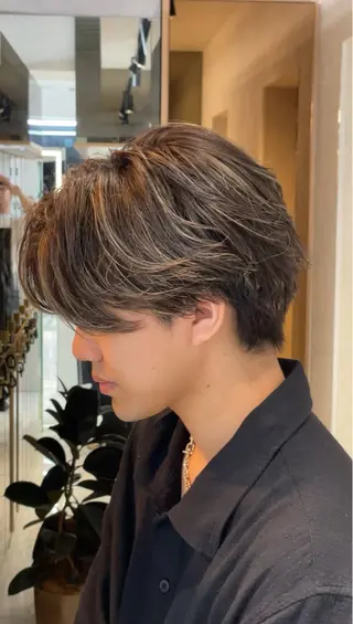 カラー メンズ フェザーパーマ/ スペインカールのヘアスタイル