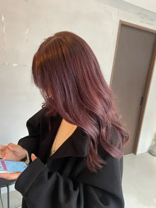 ロング カラー 安住 日花のヘアスタイル