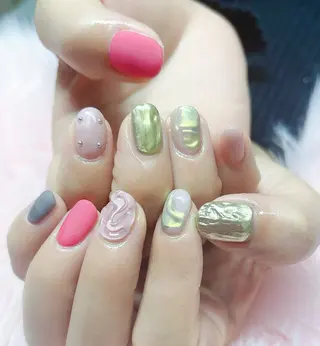 ネイル MoonNail ユリ🌸のネイルデザイン