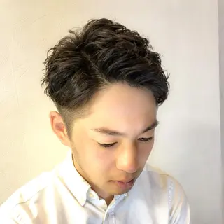 ショート パーマ メンズ 筋野 稔貴のヘアスタイル