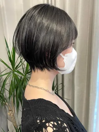 ショート レイヤーカット/透明 感カラー🩵中村友美のヘアスタイル