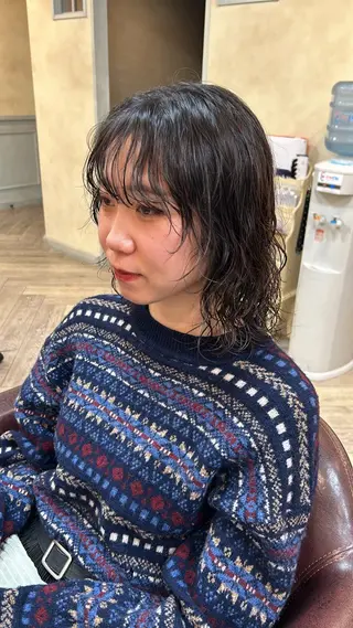 ミディアム パーマ アオバ / ハイトーンカラーのヘアスタイル