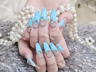 ネイル 🌻 Momoko_のネイルデザイン