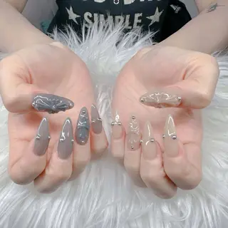 ネイル T. Leeのネイルデザイン