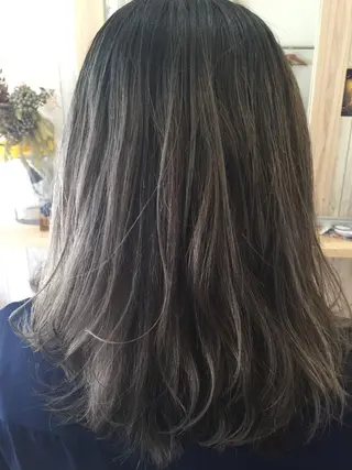 ミディアム カラー ヘアアレンジ 安陪 寛史のヘアスタイル
