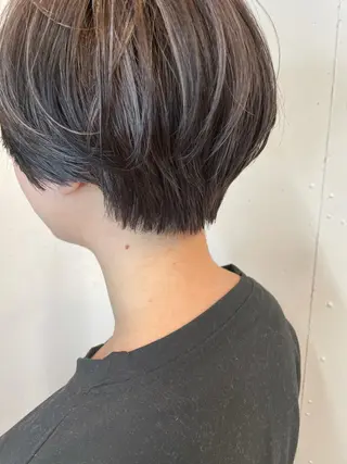 ショート カラー 久保田 千尋のヘアスタイル