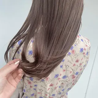 ロング shiori ﾍﾞｰｼﾞｭｶﾗｰのヘアスタイル