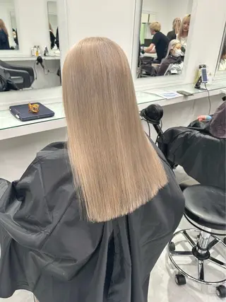 ロング カラー YUKA🤍ベージュ /ミルクティーのヘアスタイル