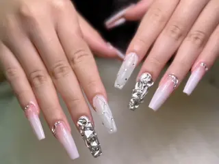 ネイル 💕リリ 🩷のネイルデザイン