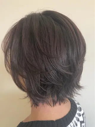 ショート カラー アベ ヒトミのヘアスタイル