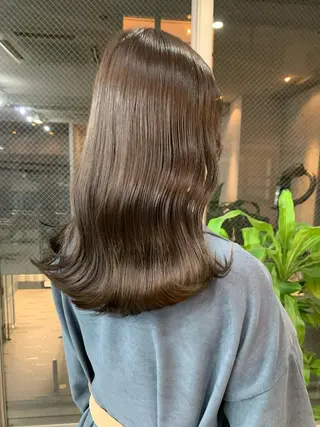 セミロング カラー なかの たくみのヘアスタイル