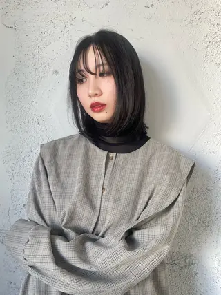 ミディアム カラー ハイトーン/レイヤー 似合わせ・ユキノのヘアスタイル
