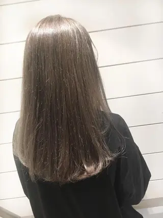 ロング カラー 鍵山 千秋のヘアスタイル