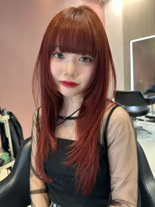ロング カラー レイヤーカット 透明感カラーのヘアスタイル