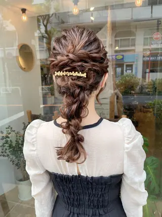 セミロング ヘアアレンジ ヘアアレンジ にいた　かづしげのヘアスタイル