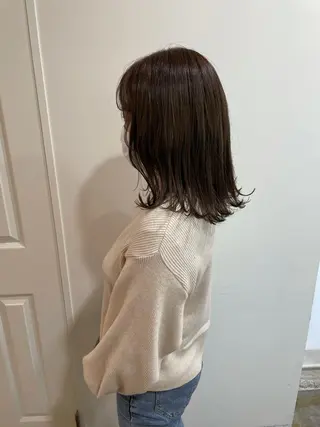 ミディアム カラー MIOベージュカラー 柔らかいカラーのヘアスタイル