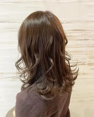 セミロング カラー Hiro ヒロのヘアスタイル