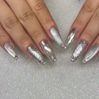 ネイル VIERU 🌈🎀💖のネイルデザイン