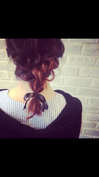 ミディアム セミロング カラー ヘアアレンジ rico_by ヘアとアイブロウの眉毛・アイブロウイメージ