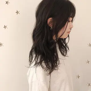 ロング 市川 千夏のヘアスタイル