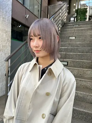 ショート カラー ハイトーンボブ 前田 表参道　グレージュのヘアスタイル