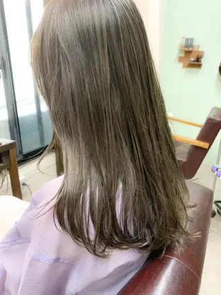 ミディアム カラー Liz solutionの眉毛・アイブロウイメージ