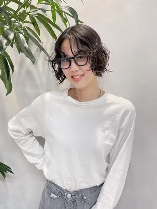 ショート パーマ 青木 優歩のヘアスタイル