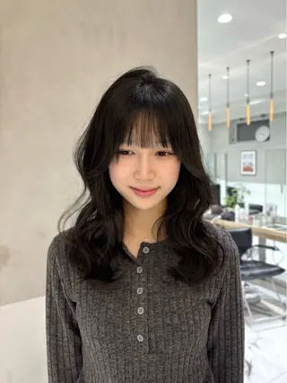 セミロング Rino🎀/盛れる 顔周りカット🪽✩のヘアスタイル