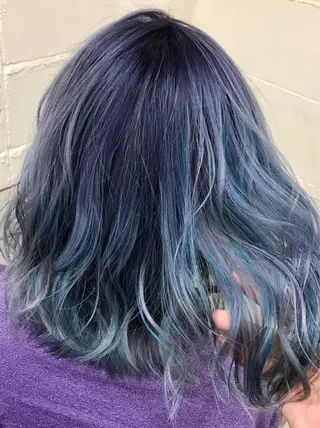 ミディアム カラー イズ ミのヘアスタイル
