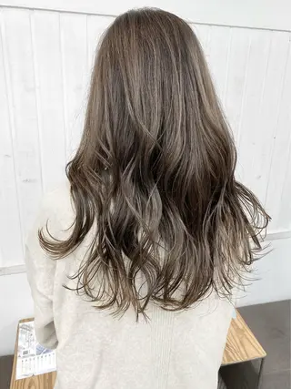 ロング カラー ☀️透明感color KURO☀️のヘアスタイル