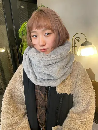 ショート カラー ブリーチ😼 ボブ✍️レイヤーのヘアスタイル