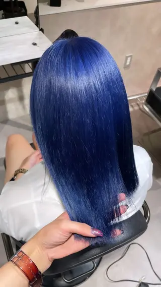 ミディアム カラー 🩵ハイトーン/ レイヤーYUZU🩵のヘアスタイル