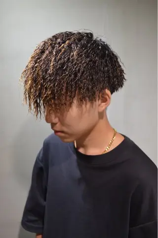 カラー パーマ メンズ メンズパーマのプロ 川野翔太のヘアスタイル