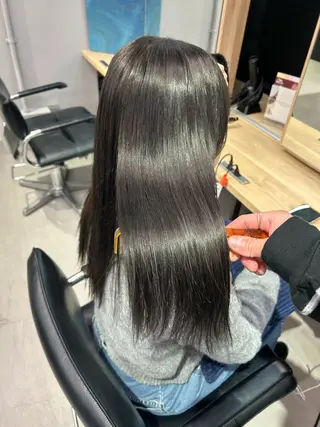 ミディアム カラー ハイトーンボブ 前田 表参道　グレージュのヘアスタイル