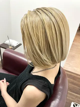 ショート カラー レイヤーカット/透明 感カラー🩵中村友美のヘアスタイル