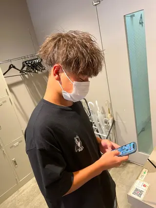 ショート カラー パーマ メンズ メンズパーマ特化 TAIGAのヘアスタイル